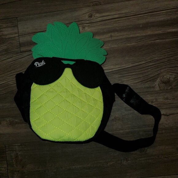 VSPink Insulated Pineapple Cooler Bag 🍕 🥪 🥙 🍕 - Picture 4 of 8